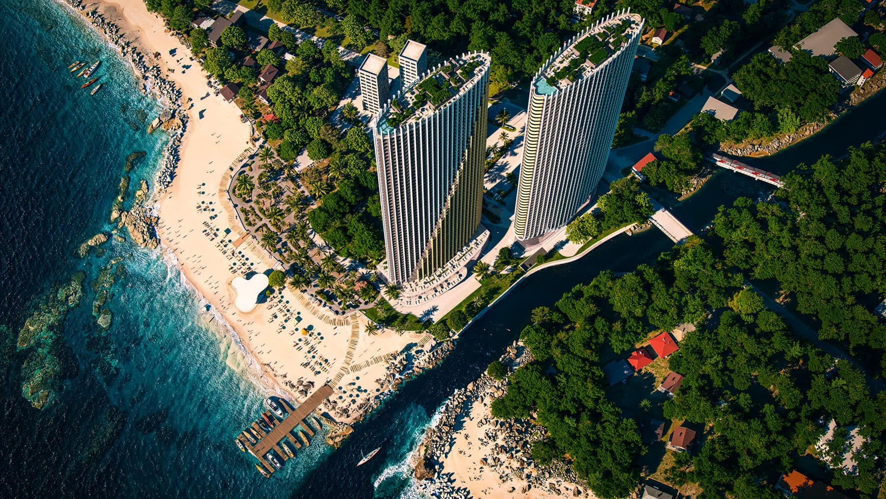 Corall Seaside Resort thumbnail 3
